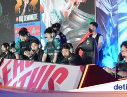Dewa United Esports Vs RRQ Hoshi